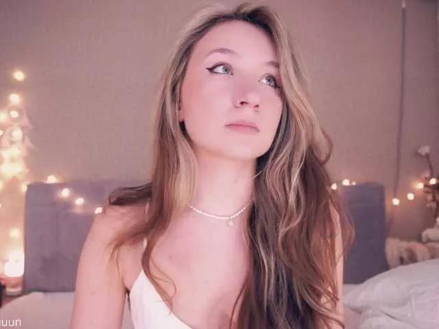 alyyyson from BongaCams