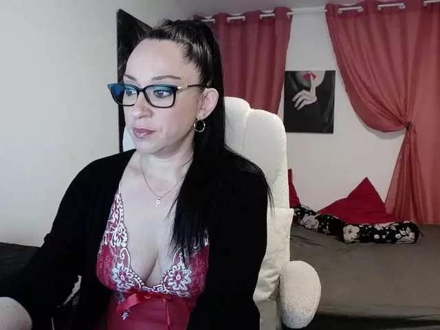 anaiza from BongaCams