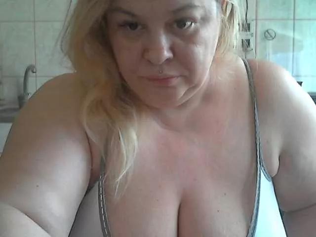 AriannaMilf from BongaCams