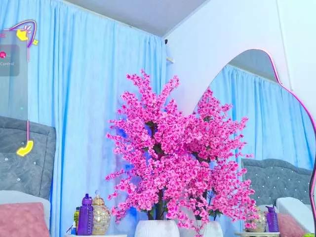 AuraRoss from BongaCams