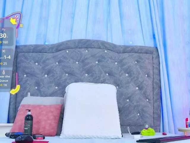 AuraRoss from BongaCams