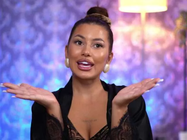 BabyUnholly on BongaCams 