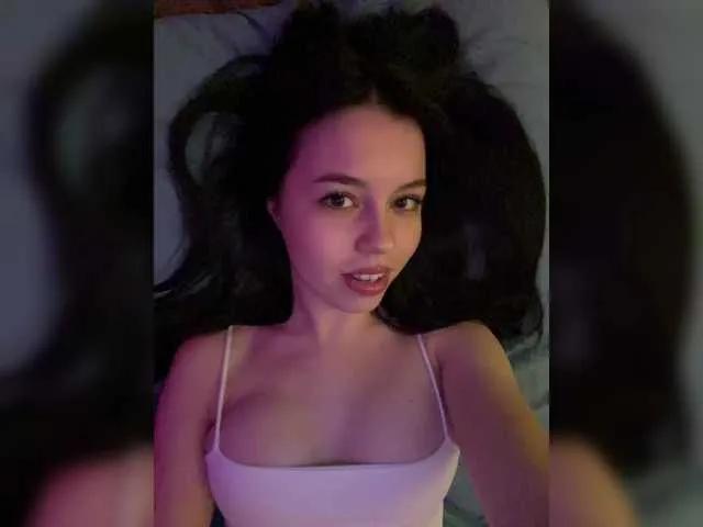 Businkaa from BongaCams
