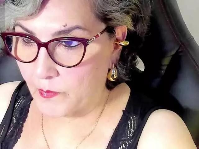 cataleya-mom from BongaCams