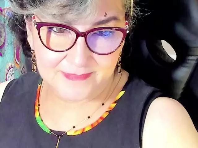 cataleya-mom from BongaCams