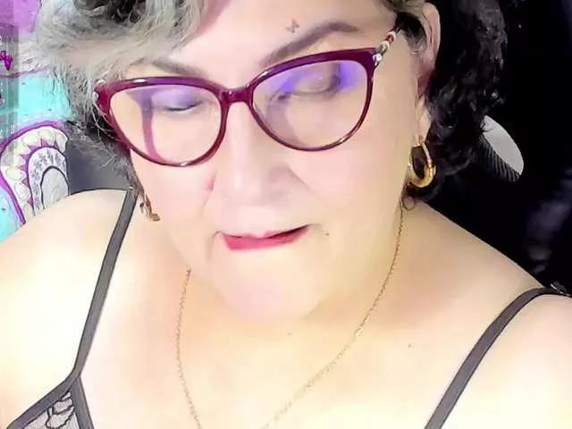 cataleya-mom from BongaCams