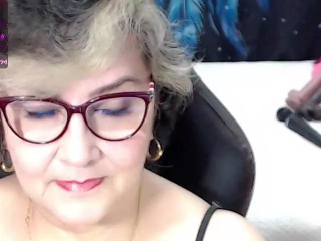 cataleya-mom from BongaCams