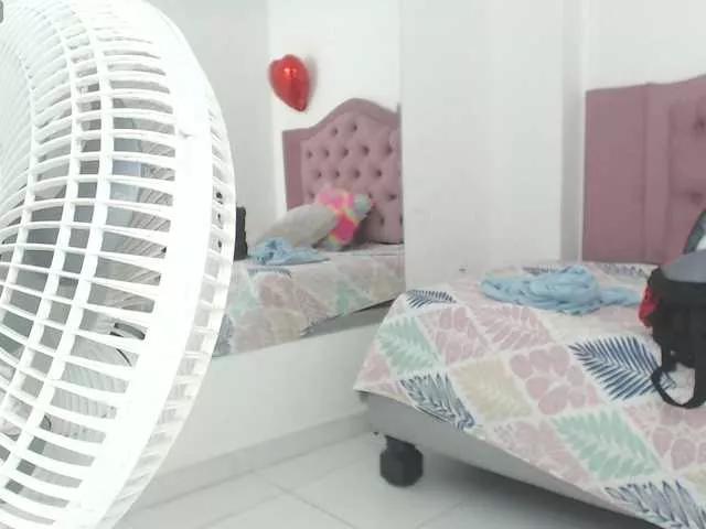 Chikychiky11 on BongaCams