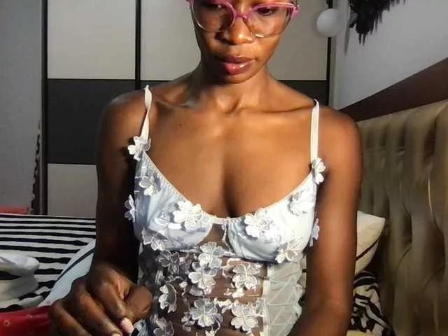 chocopetite from BongaCams