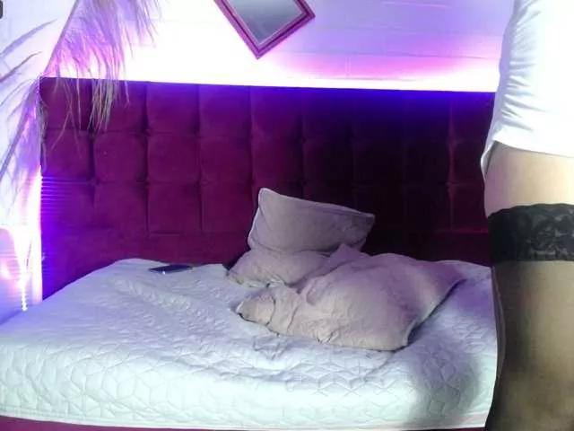 Cling to live show with Dann-and-Ariana from BongaCams 