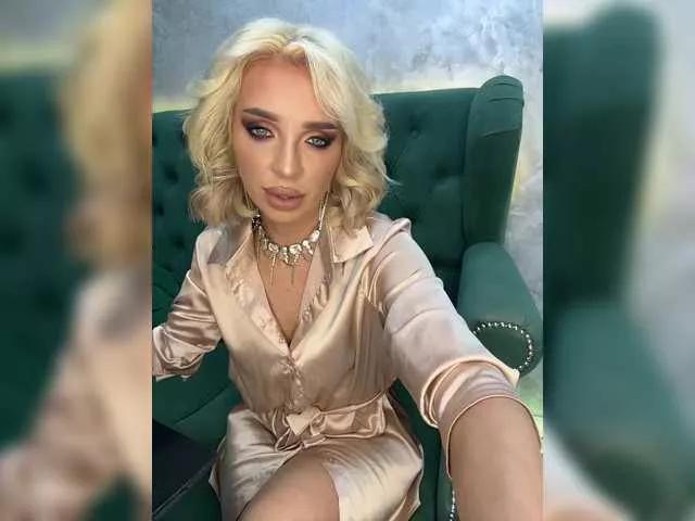 DarinaUK from BongaCams