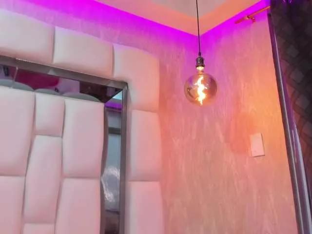 dixxiee from BongaCams