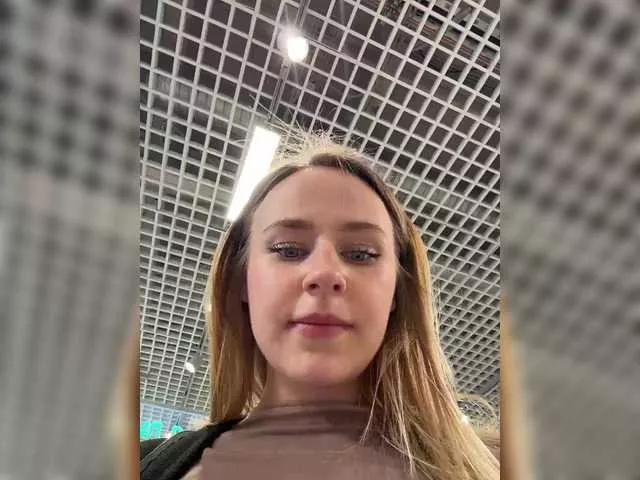 Elegantbabe from BongaCams