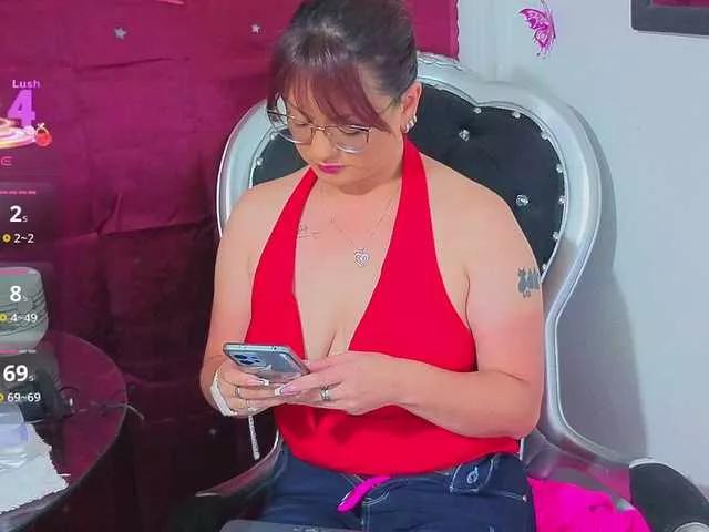 Elegantrouse from BongaCams