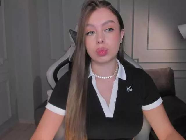 EllaClark from BongaCams