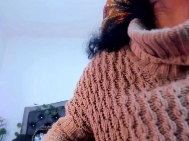 Ellie-Alves from BongaCams
