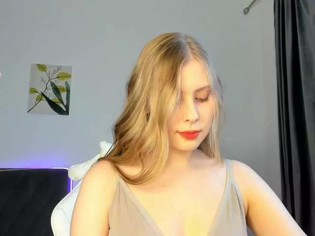 Elliediaz from BongaCams