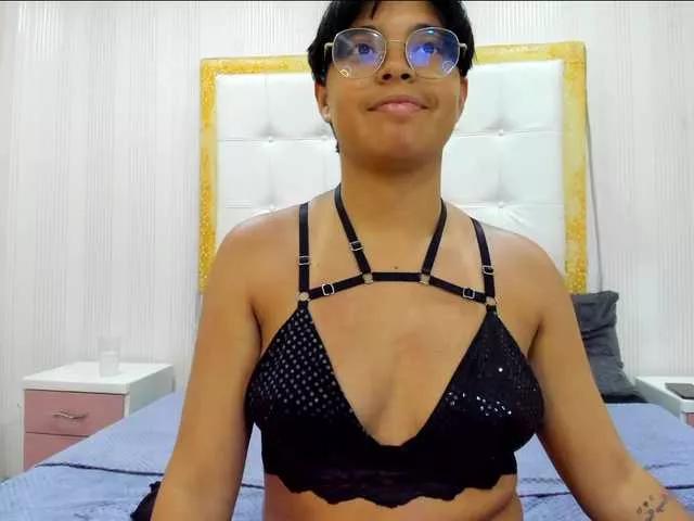 Emmaa-Lex from BongaCams