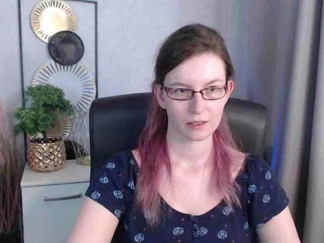 EmmaHeart from BongaCams