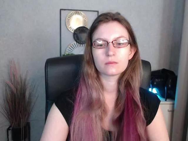 EmmaHeart from BongaCams