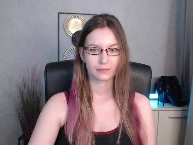 EmmaHeart from BongaCams
