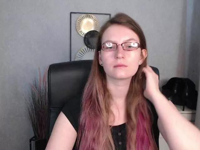 EmmaHeart from BongaCams