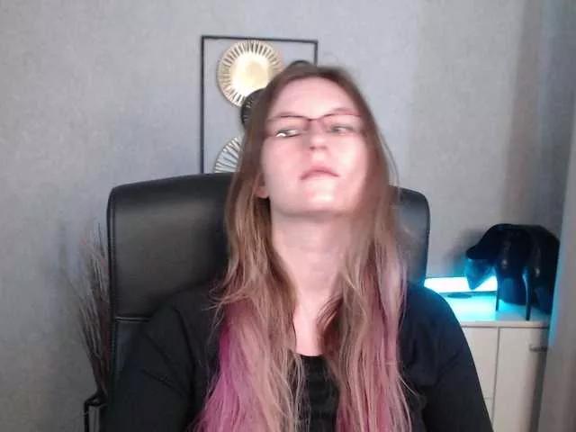 EmmaHeart from BongaCams