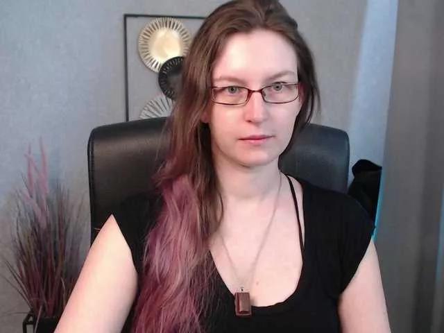 EmmaHeart from BongaCams