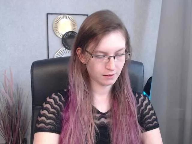 EmmaHeart from BongaCams