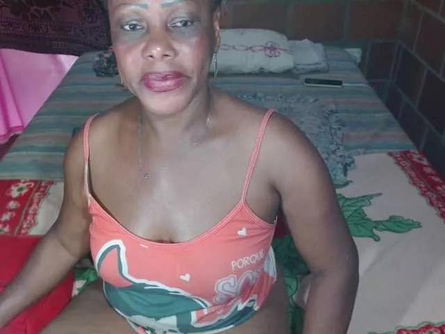 EMYYLI2 from BongaCams