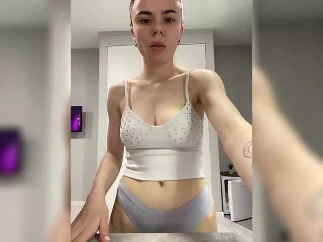 Gummy-Bears from BongaCams