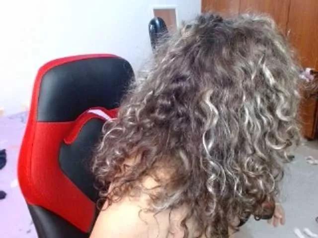 helenca1980 from BongaCams