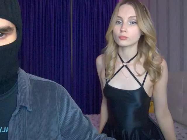 HollyJoys from BongaCams