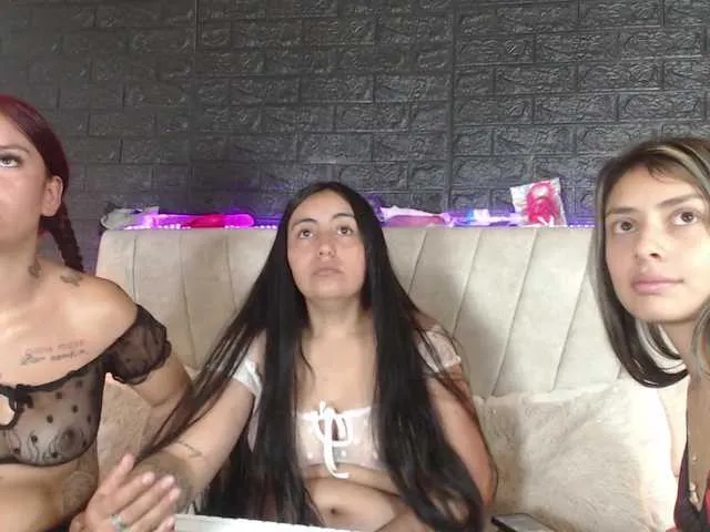 hotttgiirllesbian from BongaCams