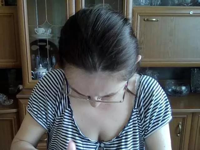 Larrisa3 from BongaCams