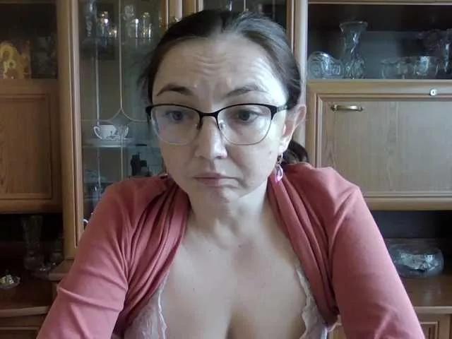 Larrisa3 from BongaCams