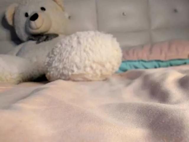 Lexxiiross from BongaCams