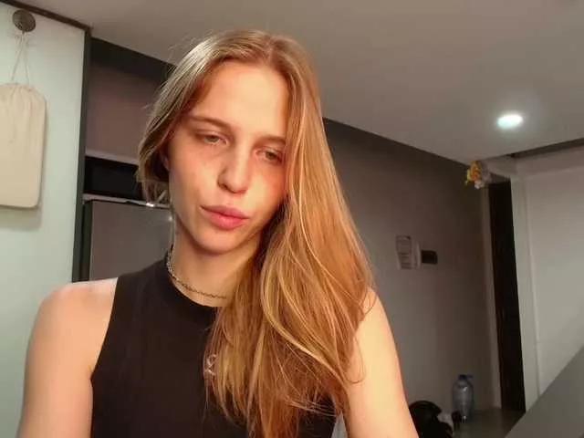 Littlemolly1 from BongaCams