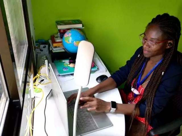 Lolaciao23 from BongaCams