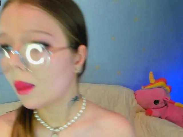MelMooon from BongaCams