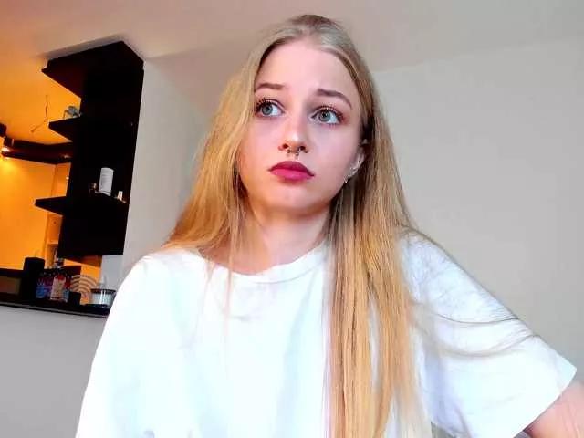 MiaMeowa from BongaCams