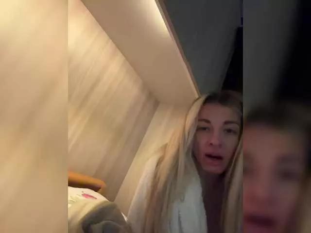 MissKarolin from BongaCams