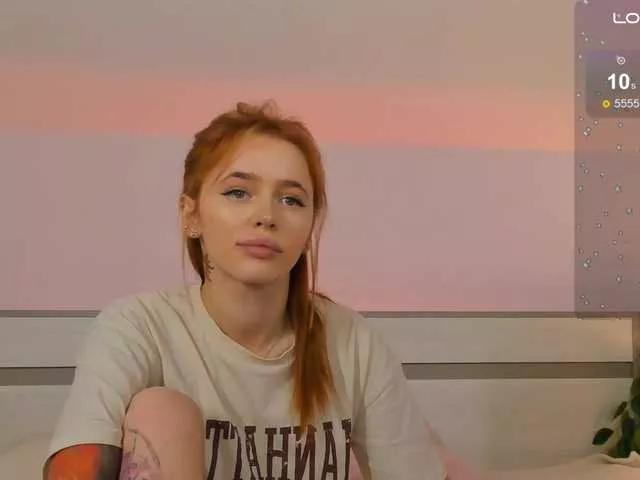 MissRedFox from BongaCams