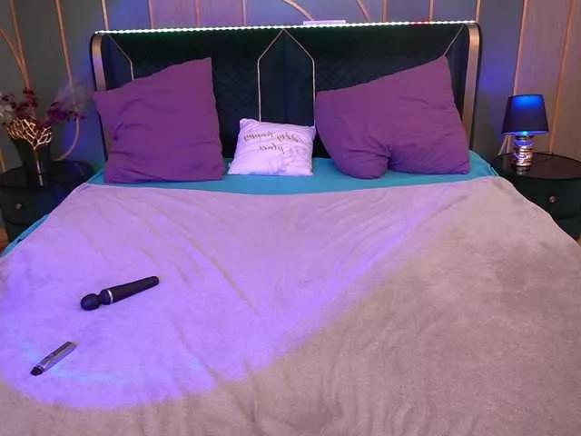 MiuMiow from BongaCams