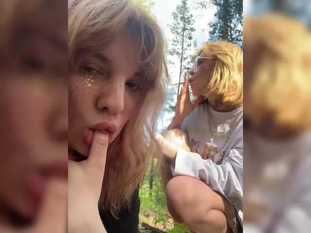 Molly-and-Ewa from BongaCams