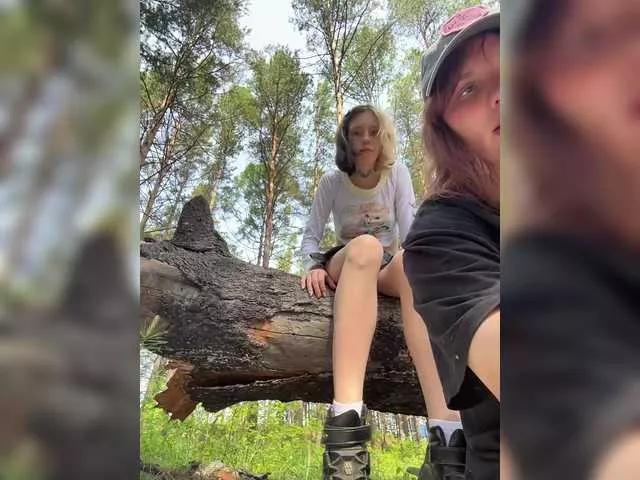 Molly-and-Ewa from BongaCams