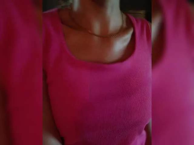 NinonDePeace from BongaCams