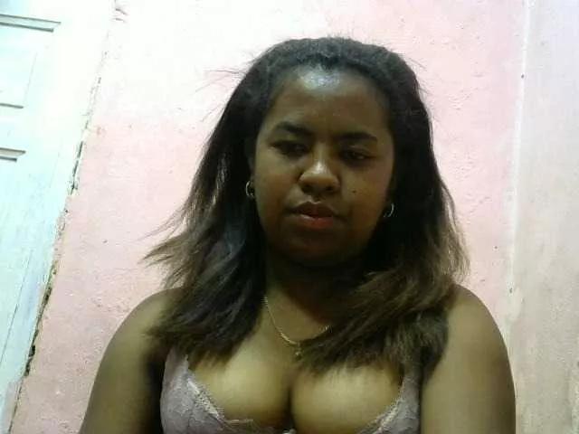 Queencamie from BongaCams