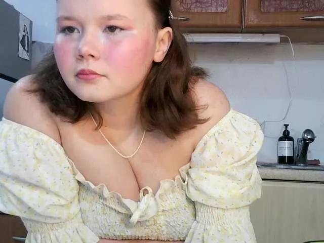 QueenTina from BongaCams
