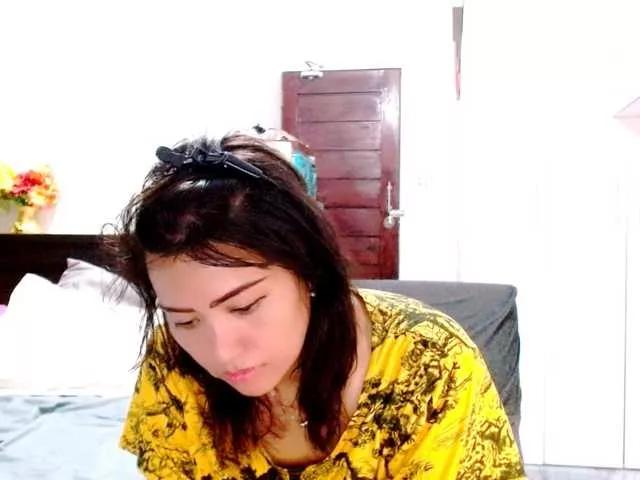 Rosselyn from BongaCams